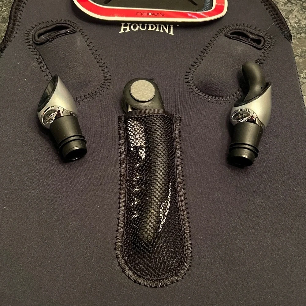 Houdini 2 Bottle Wine Kit Neoprene Carrier Bag w/ Corkscrew, Stopper & Pourer